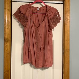 Old Navy crochet sleeve top